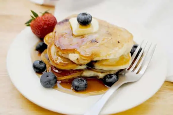 strawberry and blueberry pancakes strawberry and blueberry pancakes